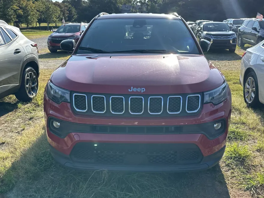 2024 Jeep Compass Latitude photo 1
