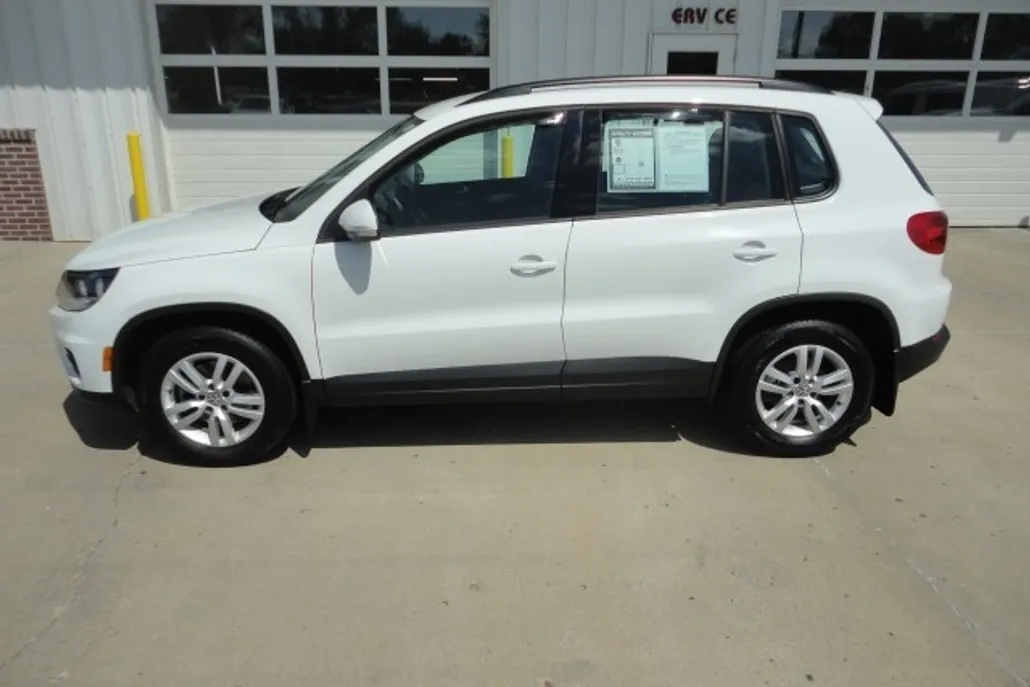 2016 Volkswagen Tiguan R-Line SEL photo 1