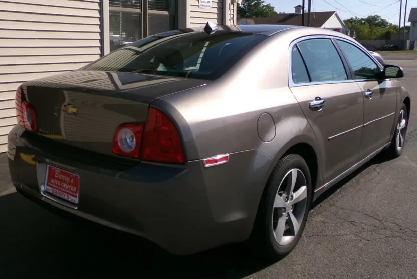 2012 Chevrolet Malibu 1LT photo 1