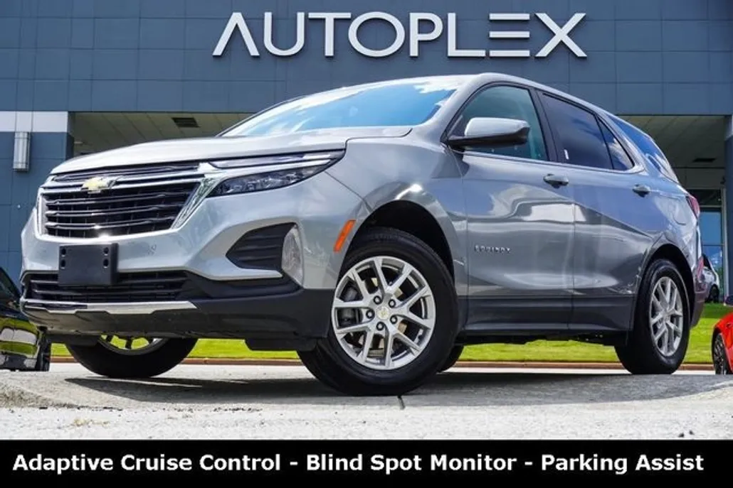 2024 Chevrolet Equinox LT photo 1