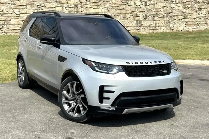 2020 Land Rover Discovery Landmark photo 1