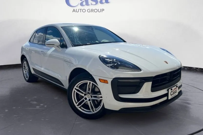 2024 Porsche Macan Base photo 1