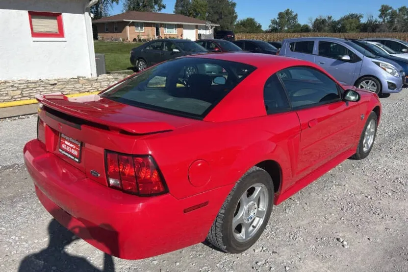 2004 Ford Mustang photo 1