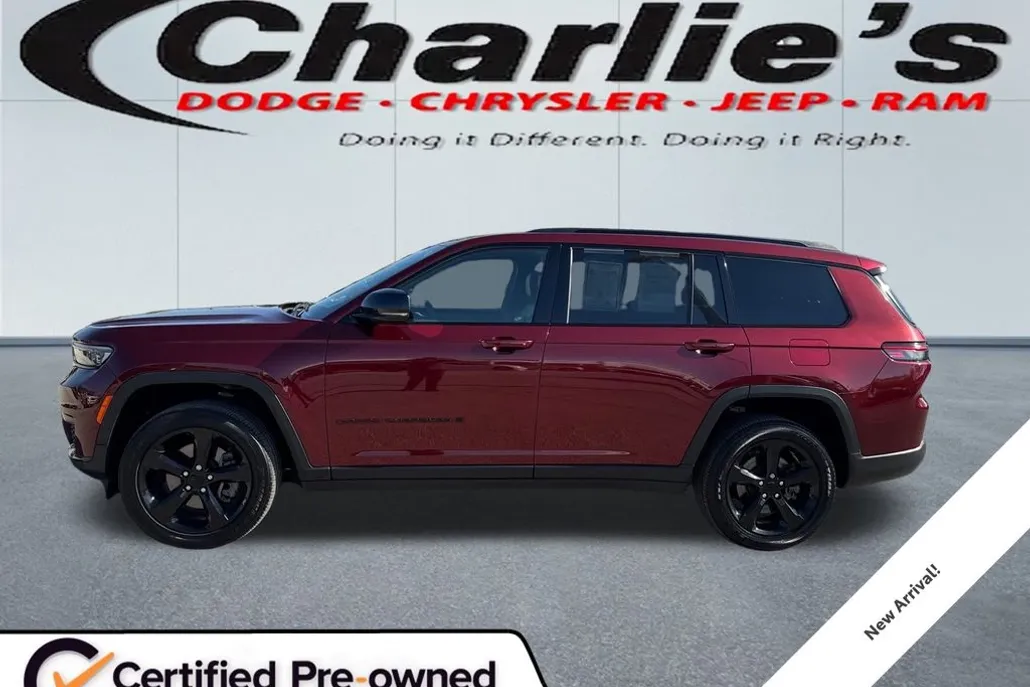 2023 Jeep Grand Cherokee Laredo Altitude photo 1