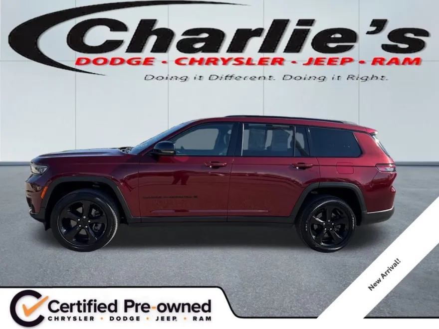 2023 Jeep Grand Cherokee Laredo Altitude photo 1