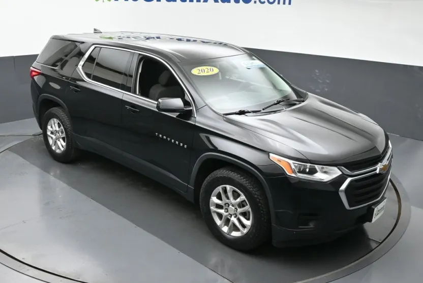 2020 Chevrolet Traverse LS photo 1