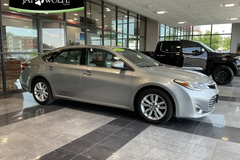 2015 Toyota Avalon XLE Touring photo 1