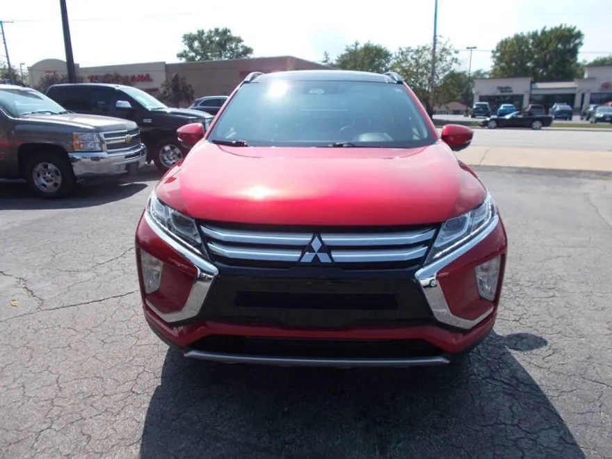 2020 Mitsubishi Eclipse Cross SE photo 1