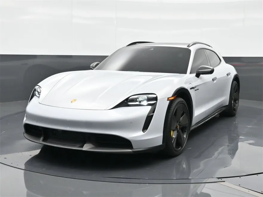 2022 Porsche Taycan Cross Turismo Turbo photo 1
