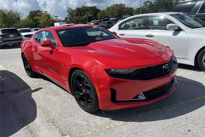 2019 Chevrolet Camaro 1LT photo 1