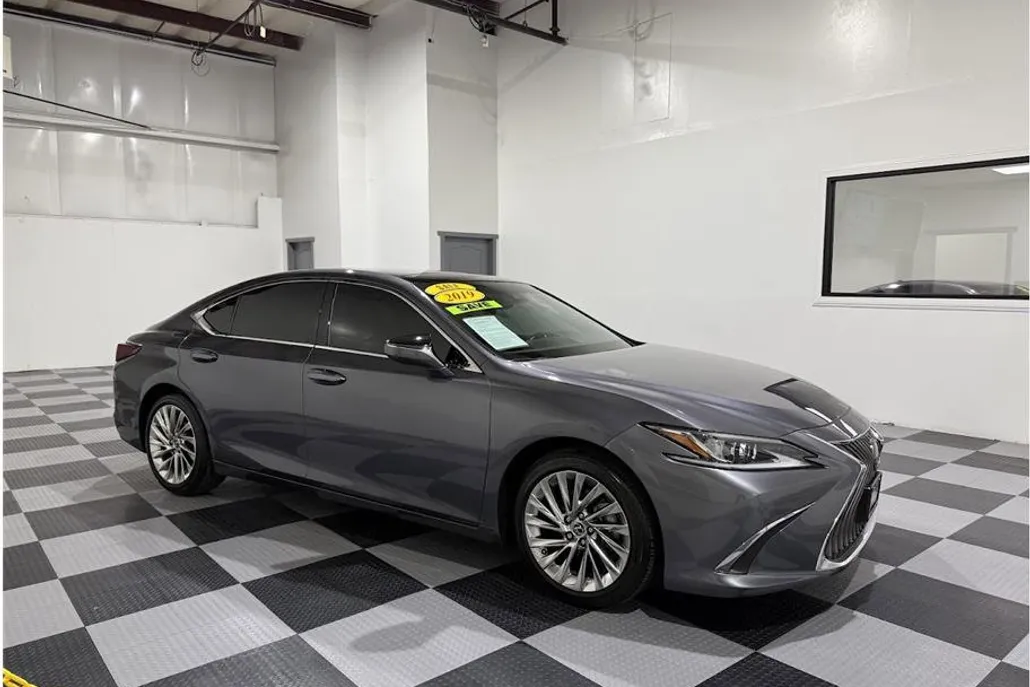 2019 Lexus ES 350 Ultra Luxury photo 1