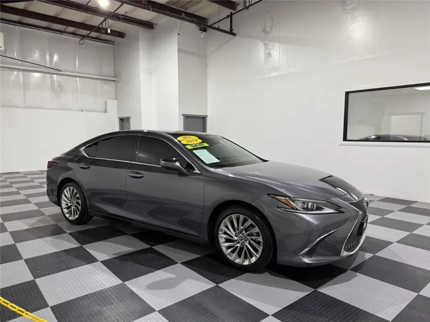 2019 Lexus ES 350 Ultra Luxury photo 1