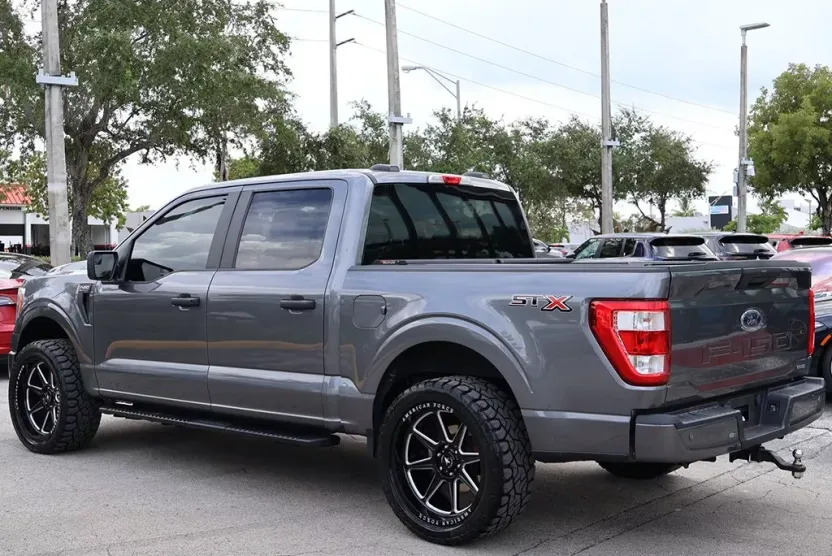 2021 Ford F-150 XL photo 1