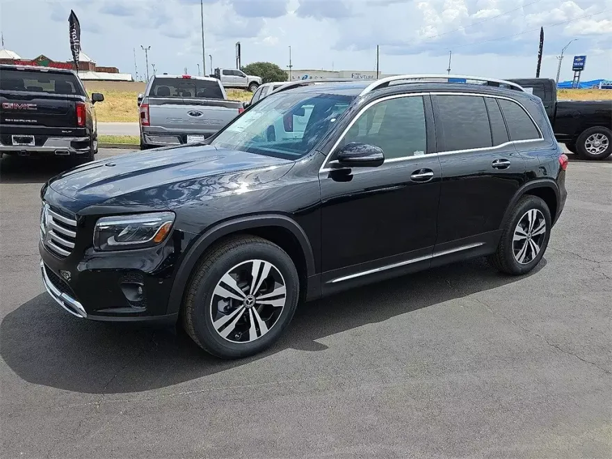 2025 Mercedes Benz GLB 250 photo 1