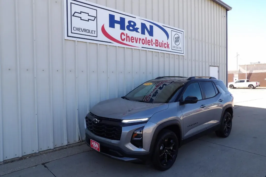 2026 Chevrolet Equinox LT photo 1