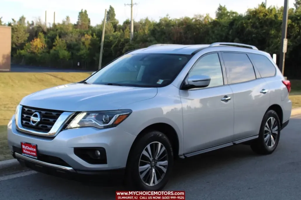 2018 Nissan Pathfinder SV photo 1