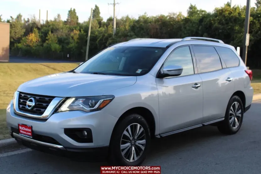 2018 Nissan Pathfinder SV photo 1