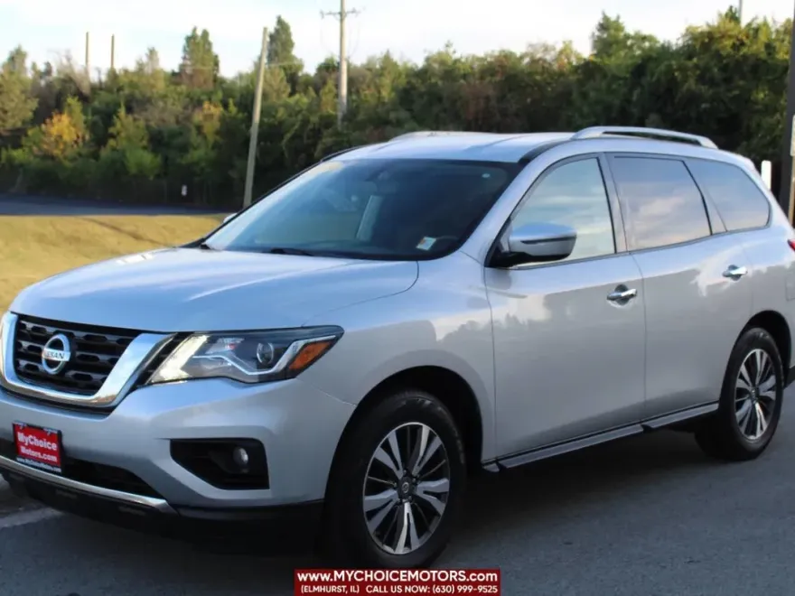 2018 Nissan Pathfinder SV photo 1