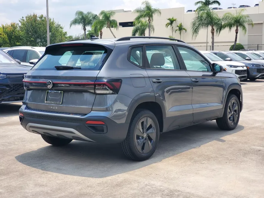 2025 Volkswagen Taos S photo 1