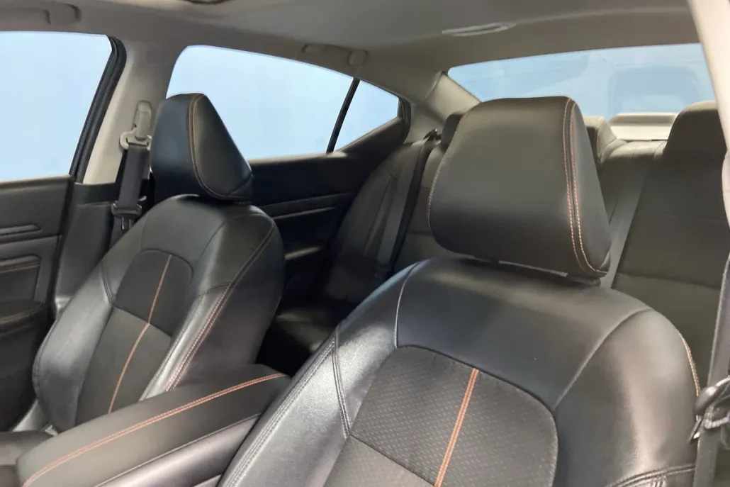 2022 Nissan Altima 2.5 SR photo 1