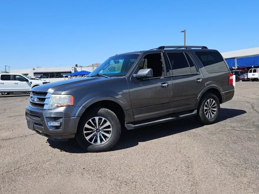 2015 Ford Expedition XLT photo 1
