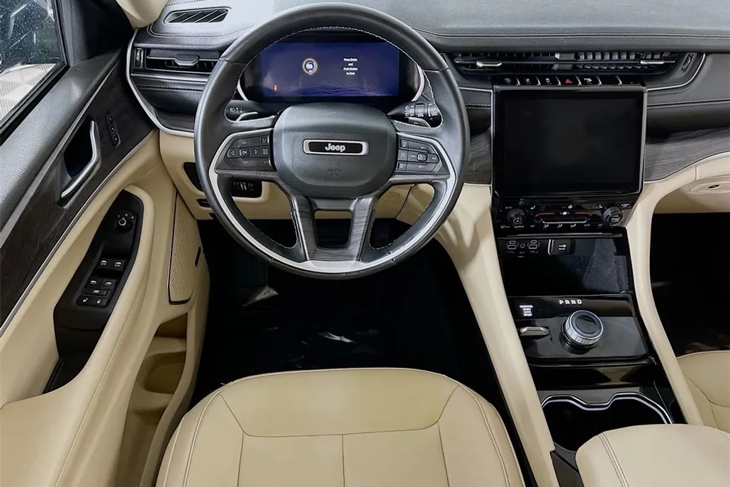 2022 Jeep Grand Cherokee Limited photo 1