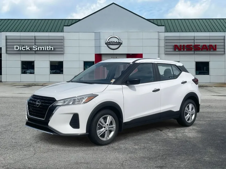 2025 Nissan Kicks Play S photo 1