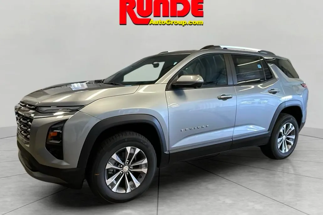 2026 Chevrolet Equinox LT photo 1