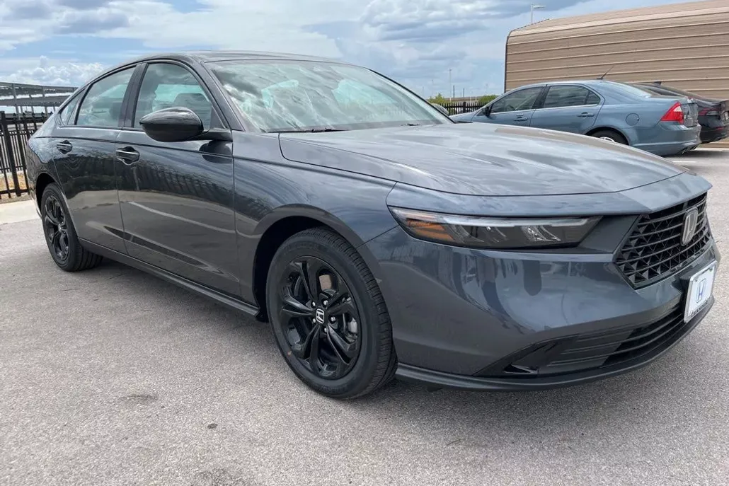 2025 Honda Accord SE photo 1