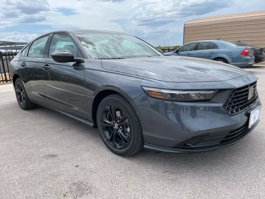 2025 Honda Accord SE photo 1