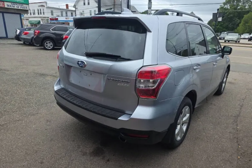 2016 Subaru Forester 2.5i Limited photo 1