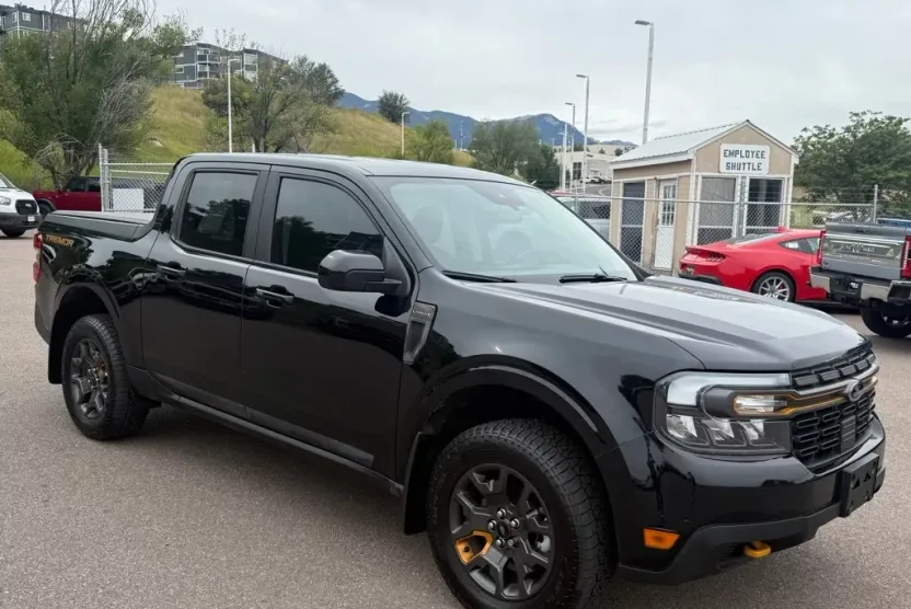 2024 Ford Maverick Lariat photo 1