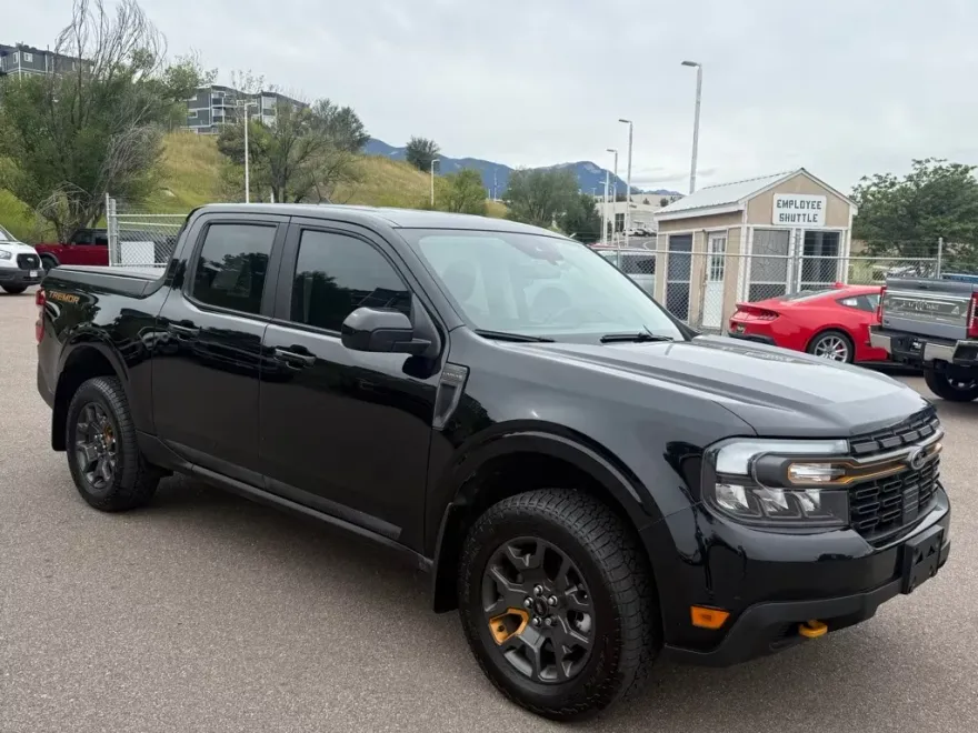 2024 Ford Maverick Lariat photo 1