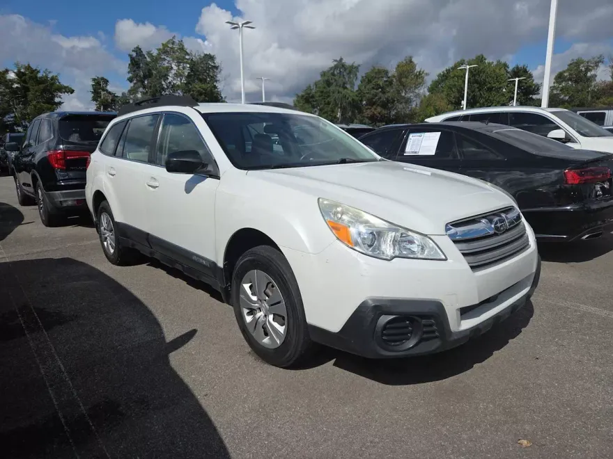 2013 Subaru Outback 2.5i photo 1