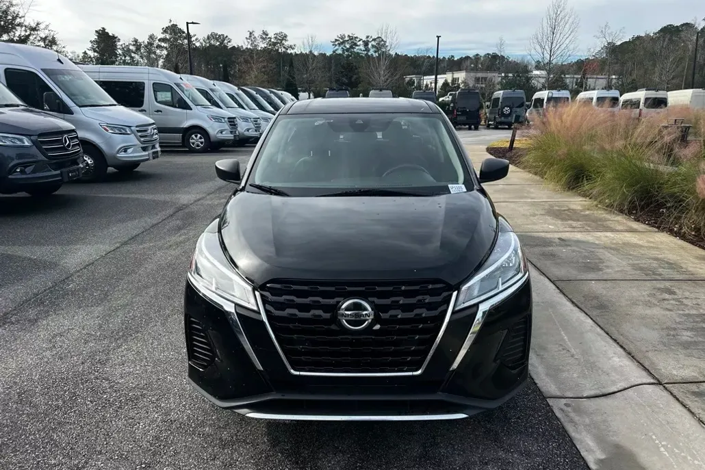2021 Nissan Kicks S photo 1