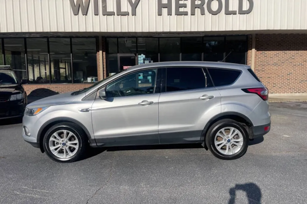 2017 Ford Escape SE photo 1