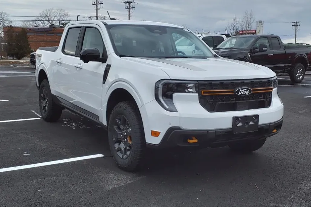 2025 Ford Maverick Tremor photo 1