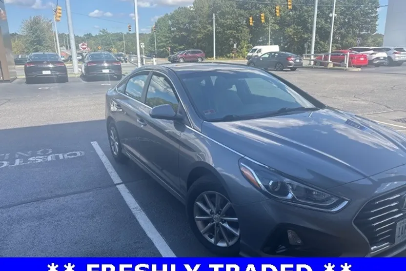 2019 Hyundai Sonata SE photo 1
