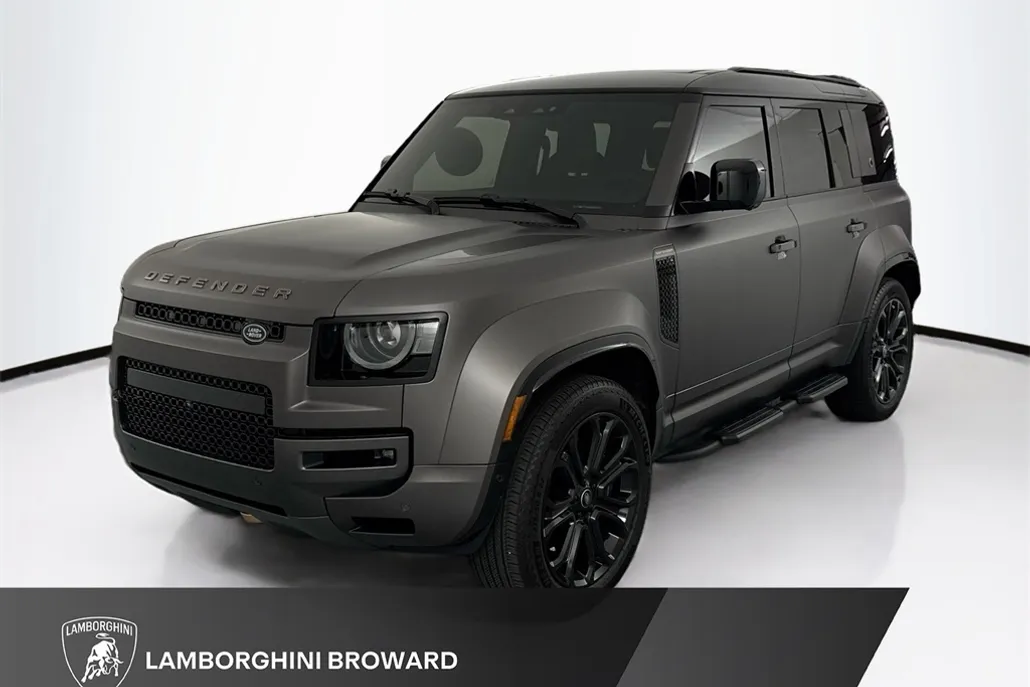 2025 Land Rover Defender 110 V8 photo 1