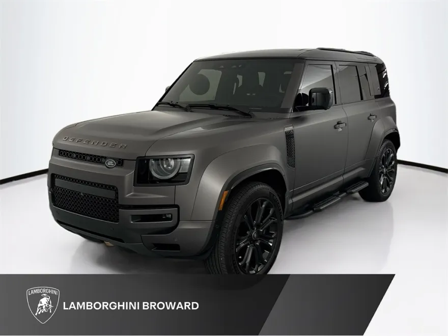 2025 Land Rover Defender 110 V8 photo 1