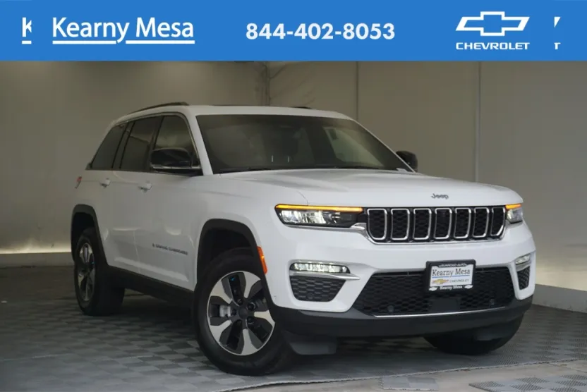 2024 Jeep Cherokee Base photo 1