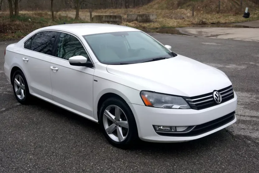 2015 Volkswagen Passat Limited photo 1