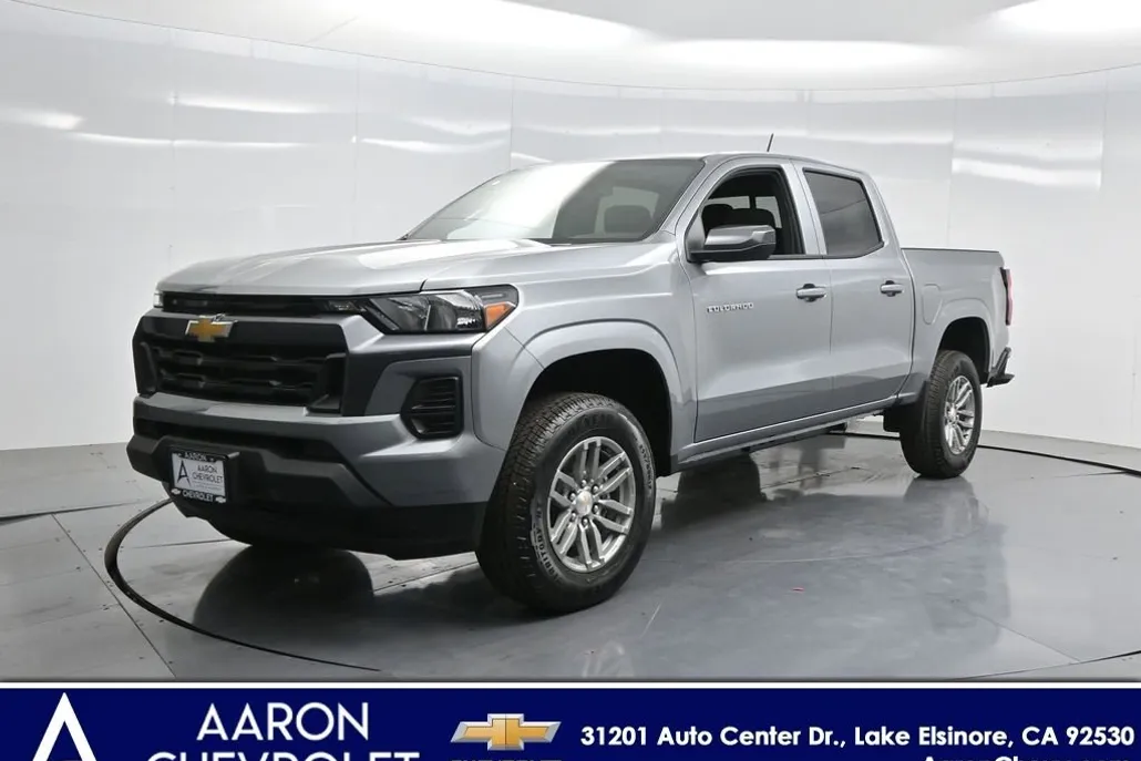 2025 Chevrolet Colorado Work Truck LT photo 1