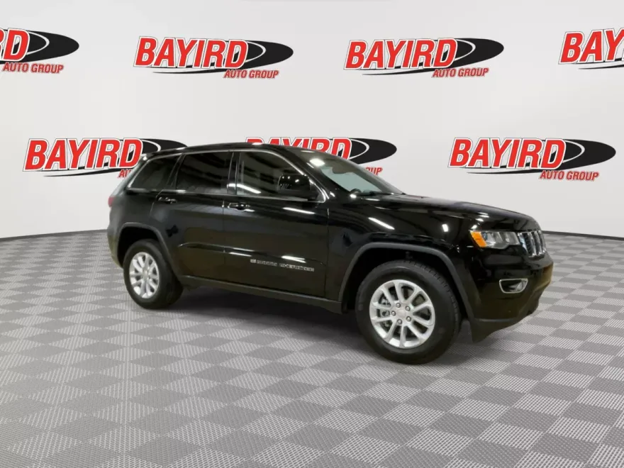 2022 Jeep Cherokee Laredo photo 1