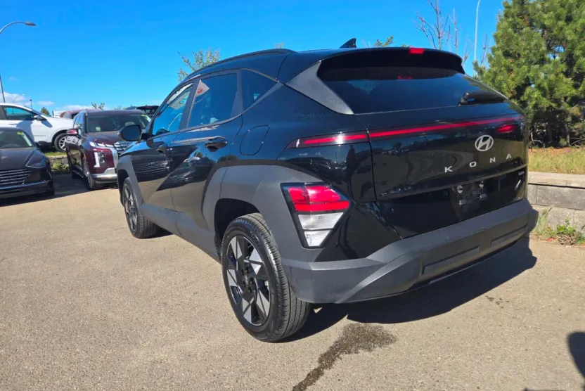 2024 Hyundai Kona SE photo 1
