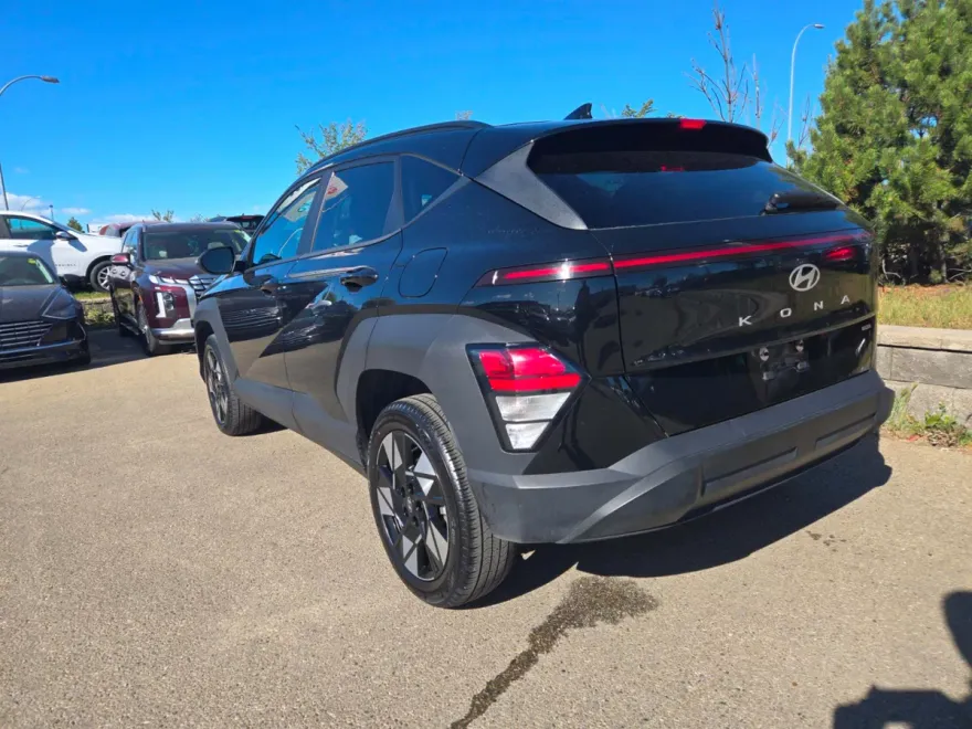 2024 Hyundai Kona SE photo 1