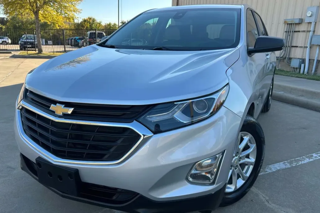 2020 Chevrolet Equinox LS photo 1