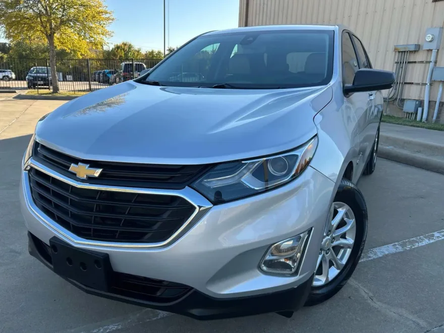 2020 Chevrolet Equinox LS photo 1