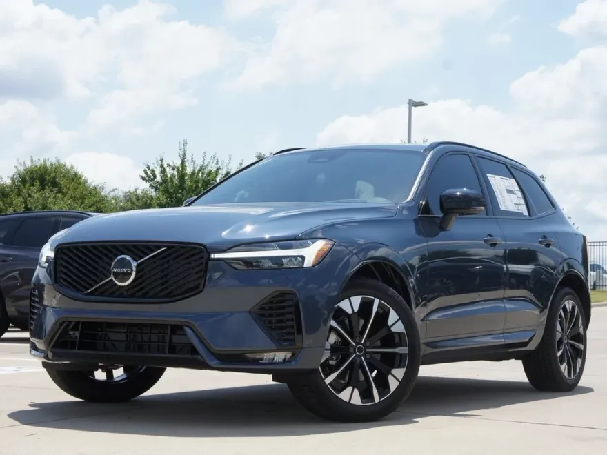 2026 Volvo XC60 B5 Plus photo 1