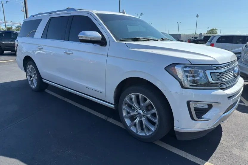2019 Ford Expedition MAX Platinum photo 1